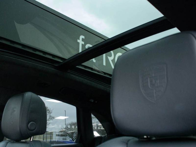 Porsche Macan   Registered:2021(21)