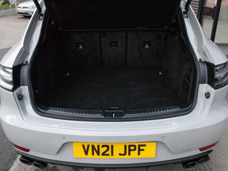 Porsche Macan   Registered:2021(21)