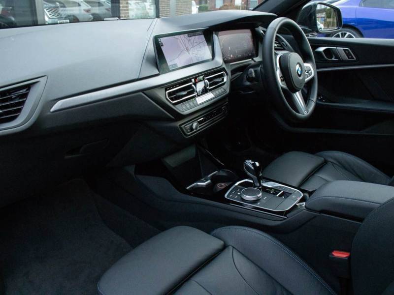 BMW 1 Series   Registered:2022(22)