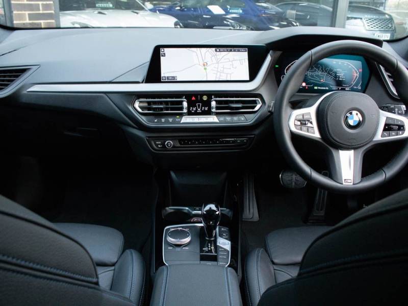 BMW 1 Series   Registered:2022(22)