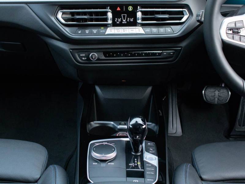 BMW 1 Series   Registered:2022(22)