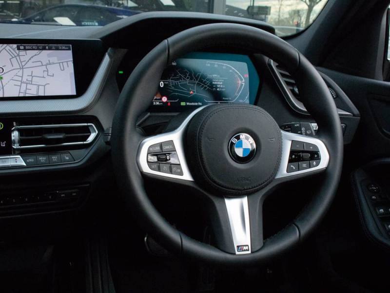 BMW 1 Series   Registered:2022(22)