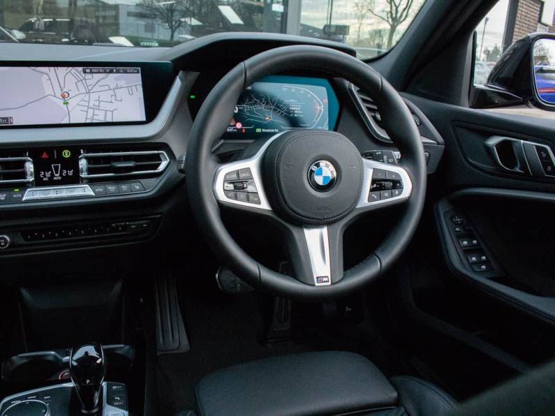 BMW 1 Series   Registered:2022(22)