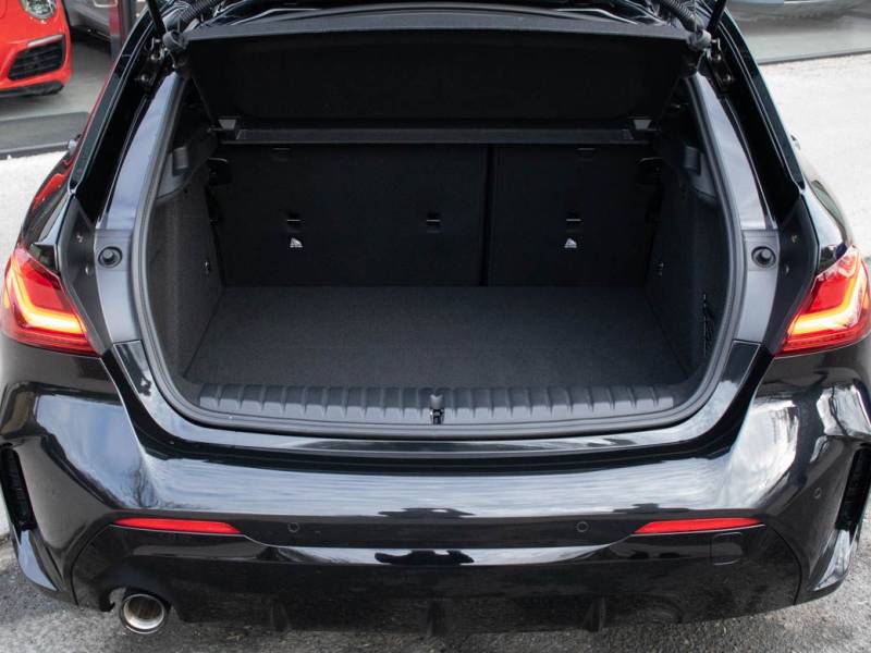 BMW 1 Series   Registered:2022(22)