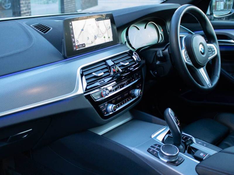 BMW 5 Series   Registered:2018(18)