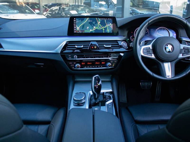 BMW 5 Series   Registered:2018(18)