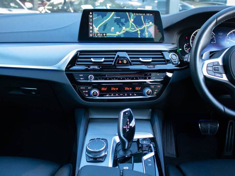 BMW 5 Series   Registered:2018(18)