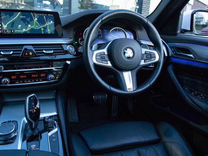 BMW 5 Series   Registered:2018(18)