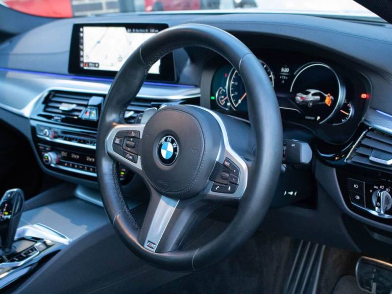 BMW 5 Series   Registered:2018(18)