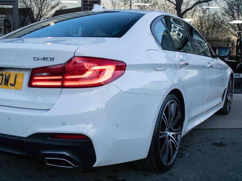 BMW 5 Series   Registered:2018(18)