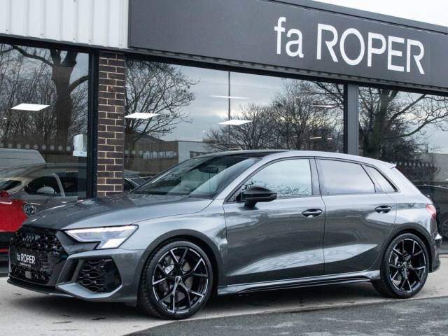 2023 Audi RS3 Sportback 2.5 TFSI Vorsprung quattro S tronic 400ps