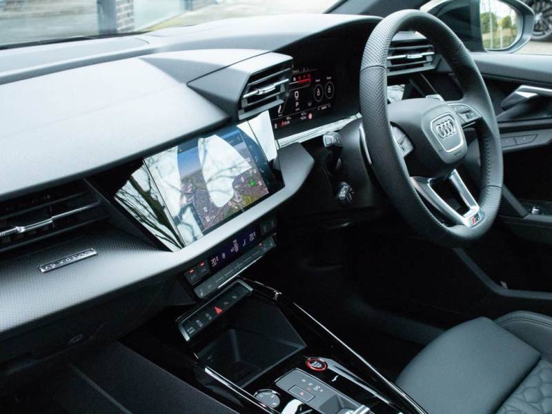 Audi RS3   Registered:2023(23)