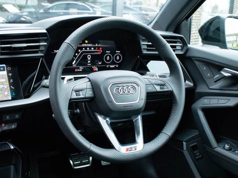 Audi RS3   Registered:2023(23)