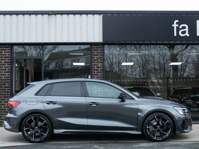 Audi RS3   Registered:2023(23)