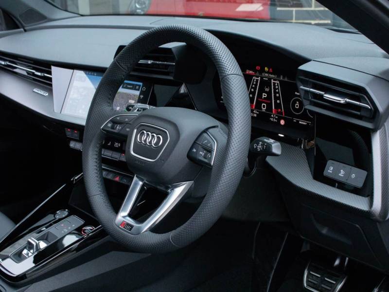 Audi RS3   Registered:2023(23)