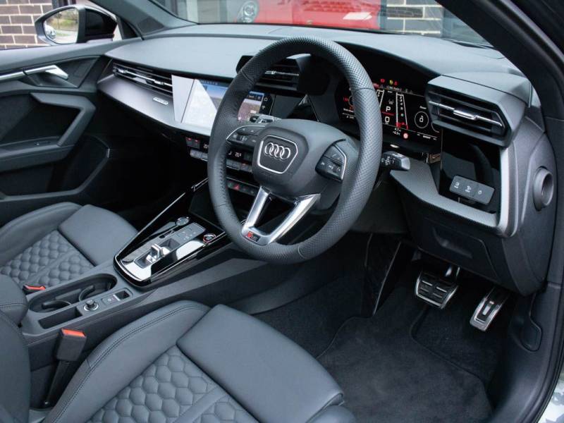 Audi RS3   Registered:2023(23)