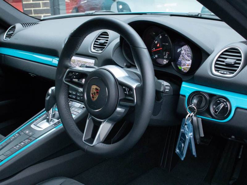 Porsche Cayman   Registered:2020