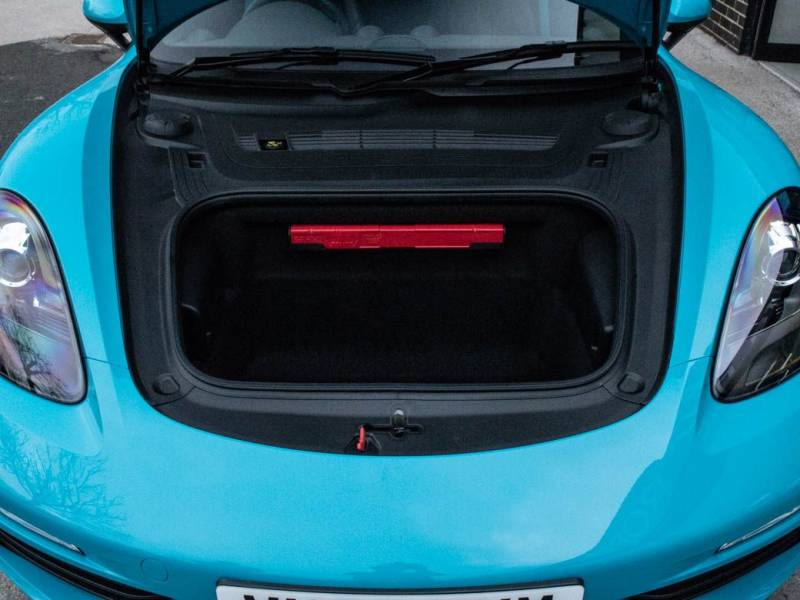 Porsche Cayman   Registered:2020