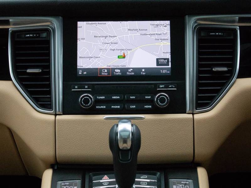 Porsche Macan   Registered:2016(16)