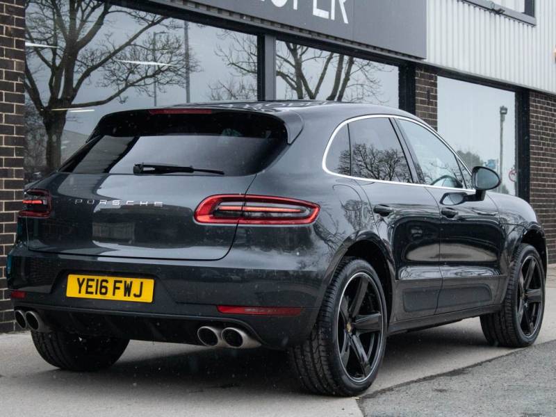 Porsche Macan   Registered:2016(16)