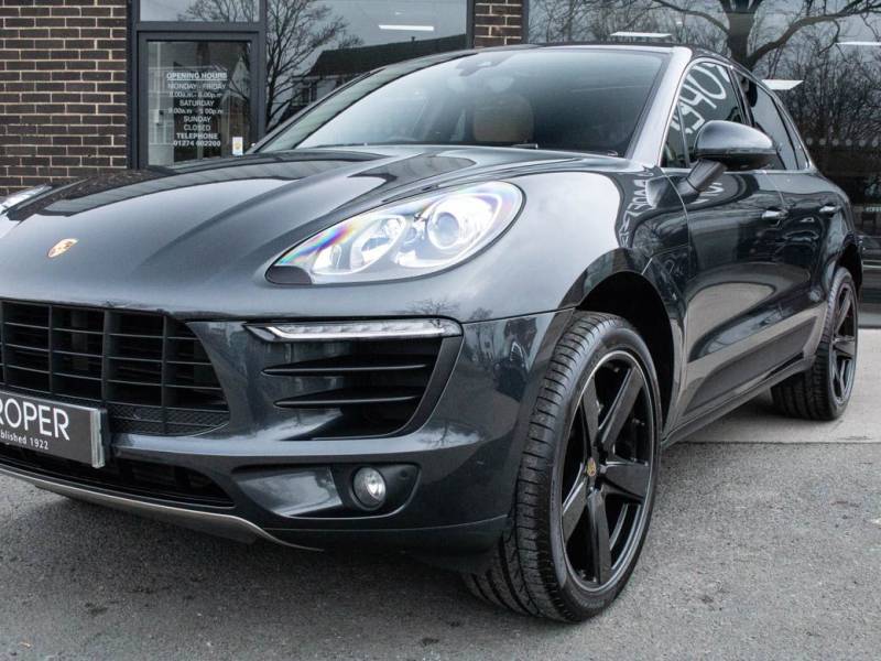 Porsche Macan   Registered:2016(16)