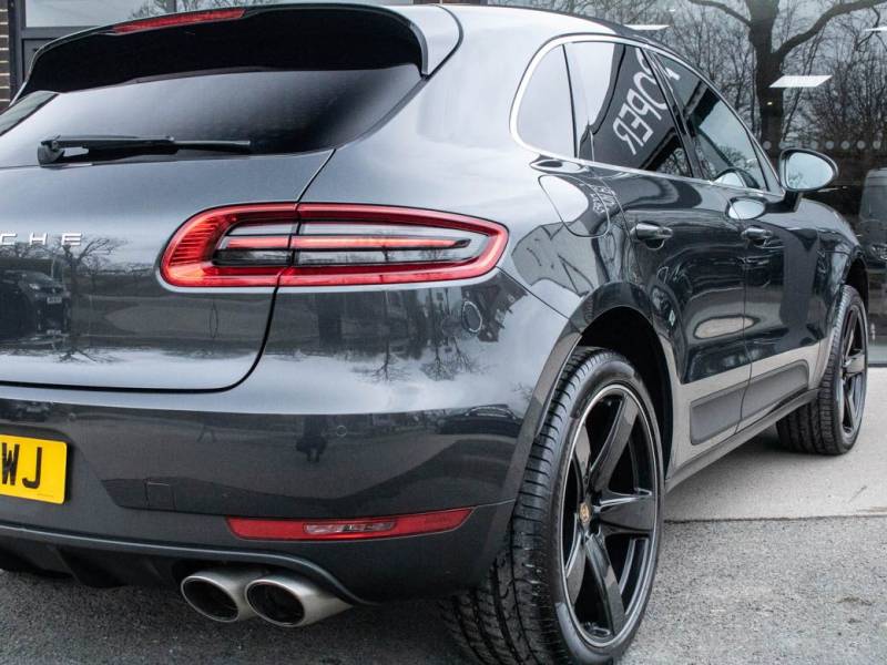 Porsche Macan   Registered:2016(16)