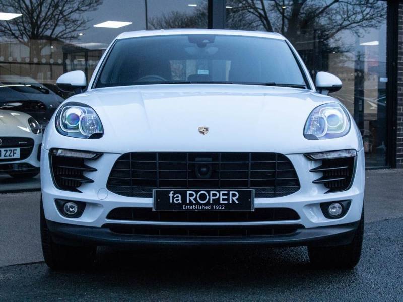 Porsche Macan   Registered:2015(15)