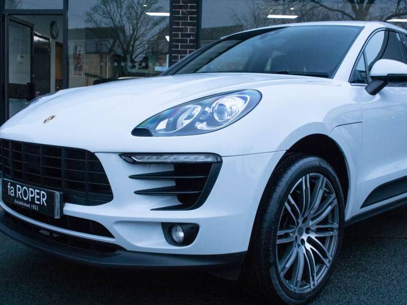 Porsche Macan   Registered:2015(15)