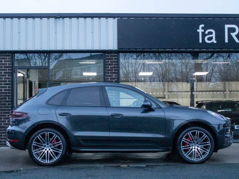 Porsche Macan   Registered:2016(16)
