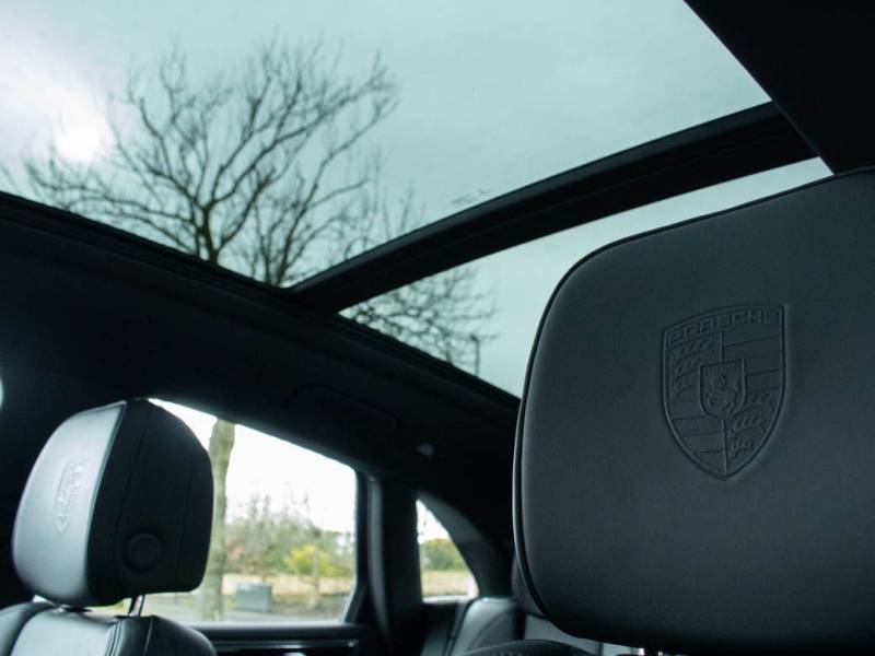 Porsche Macan   Registered:2015(15)