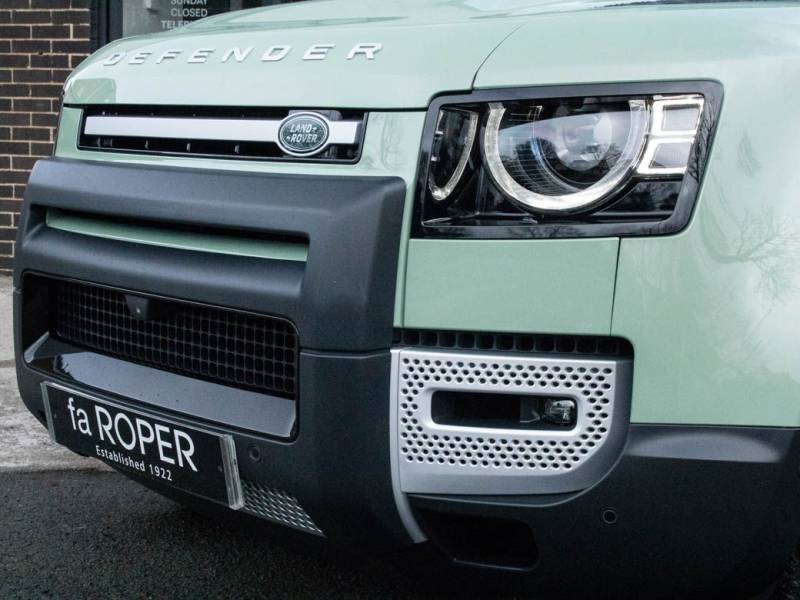Land Rover Defender   Registered:2022(72)