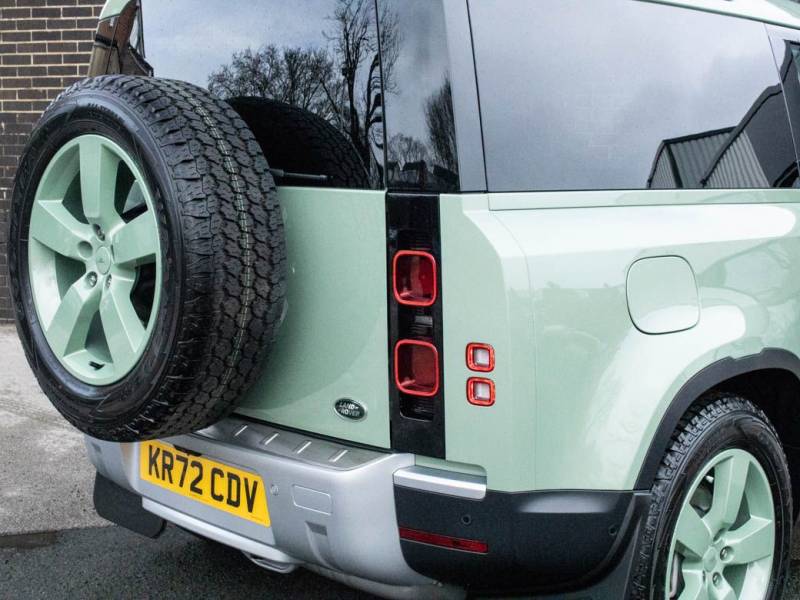 Land Rover Defender   Registered:2022(72)