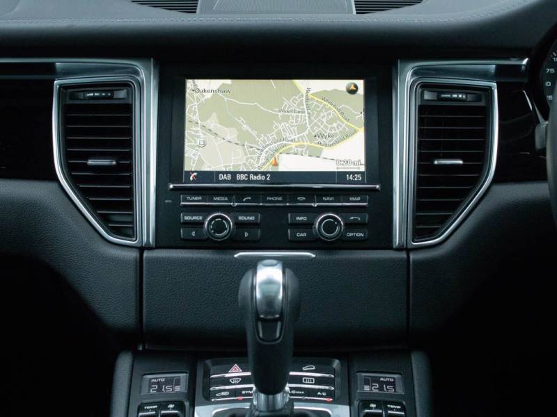 Porsche Macan   Registered:2015(15)