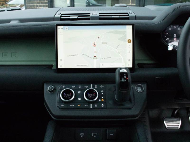 Land Rover Defender   Registered:2022(72)