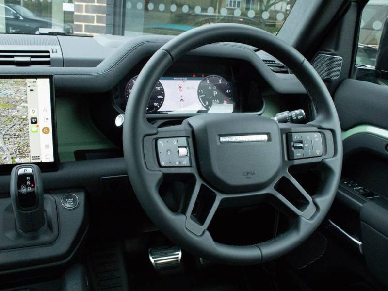 Land Rover Defender   Registered:2022(72)