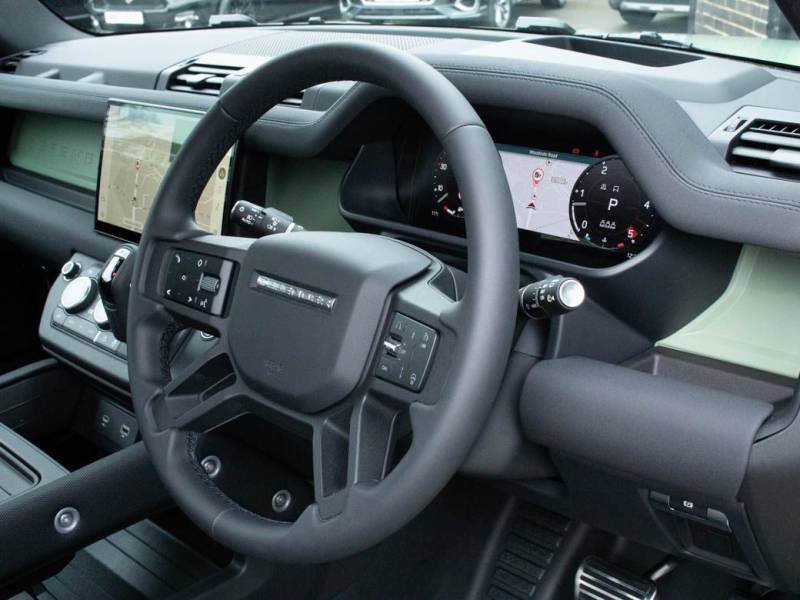 Land Rover Defender   Registered:2022(72)