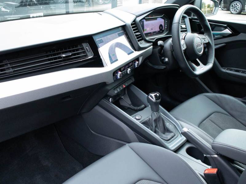 Audi A1   Registered:2020(20)