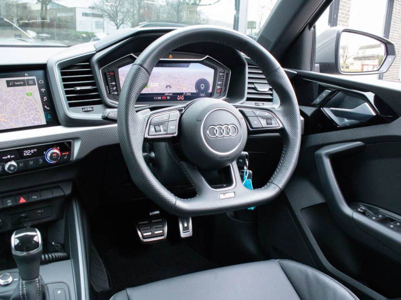 Audi A1   Registered:2020(20)