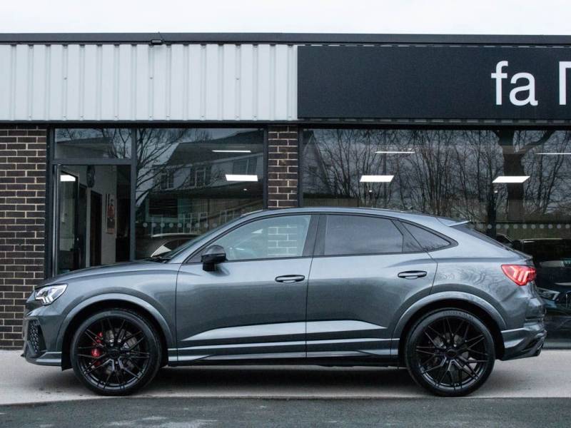 Audi RS Q3   Registered:2022(22)