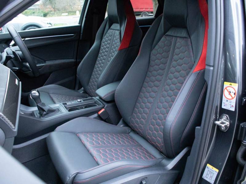 Audi RS Q3   Registered:2022(22)