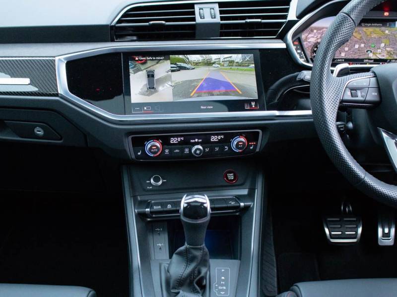 Audi RS Q3   Registered:2022(22)