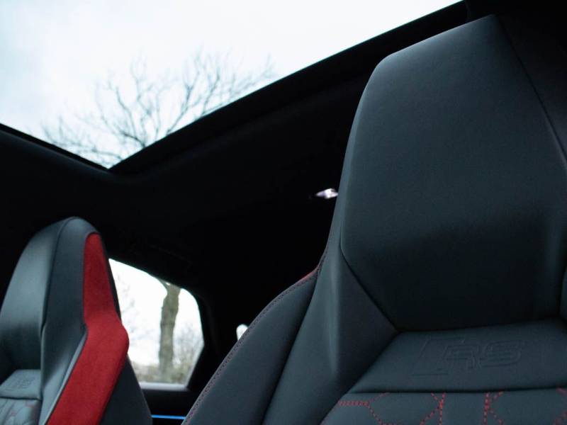 Audi RS Q3   Registered:2022(22)