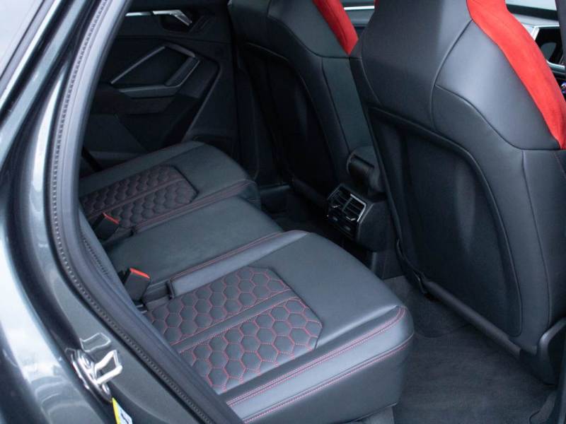 Audi RS Q3   Registered:2022(22)