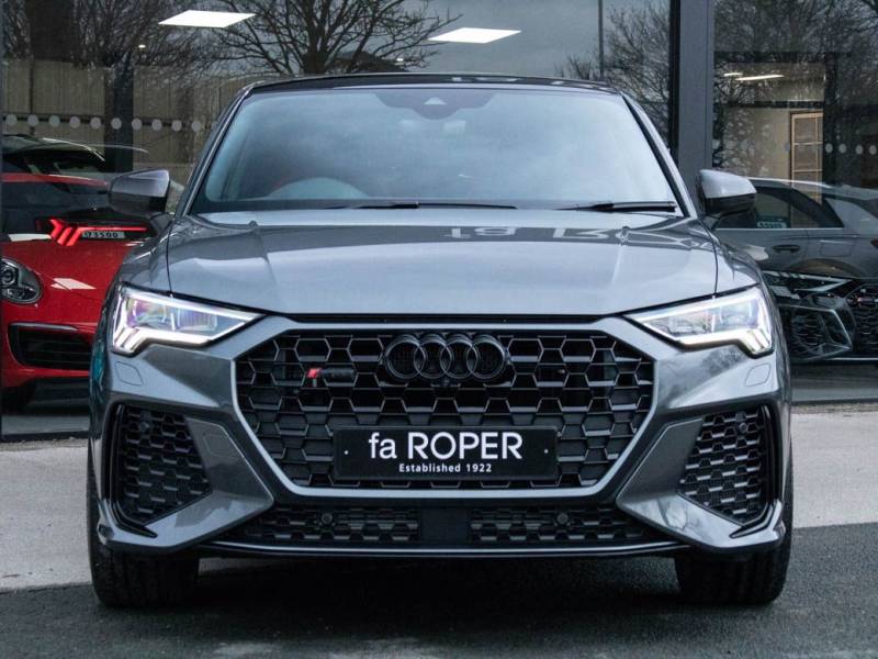 Audi RS Q3   Registered:2022(22)