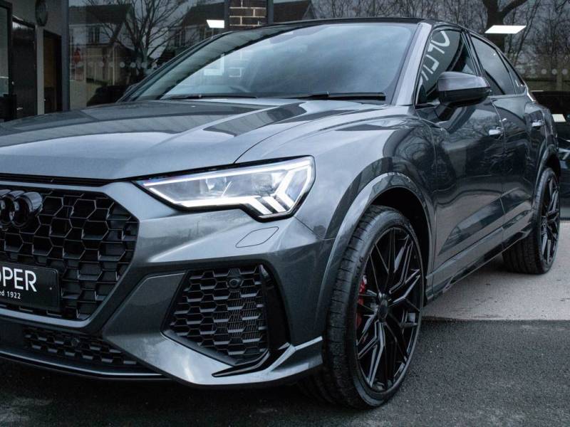 Audi RS Q3   Registered:2022(22)