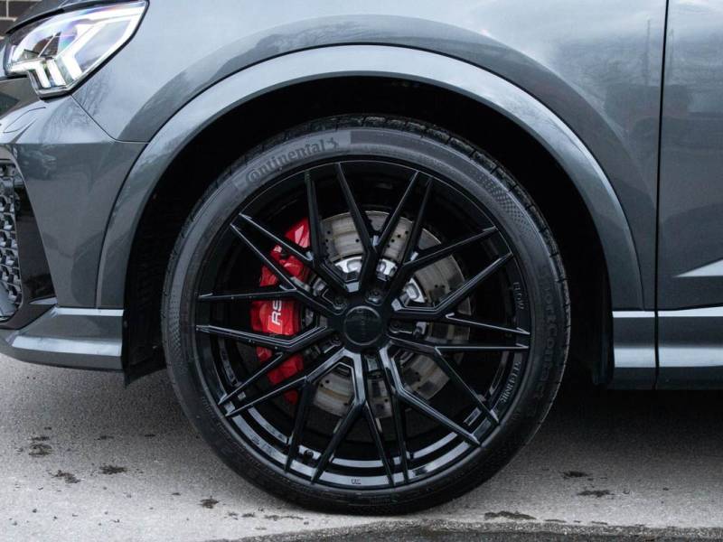 Audi RS Q3   Registered:2022(22)