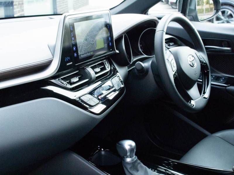 Toyota C HR   Registered:2019(69)