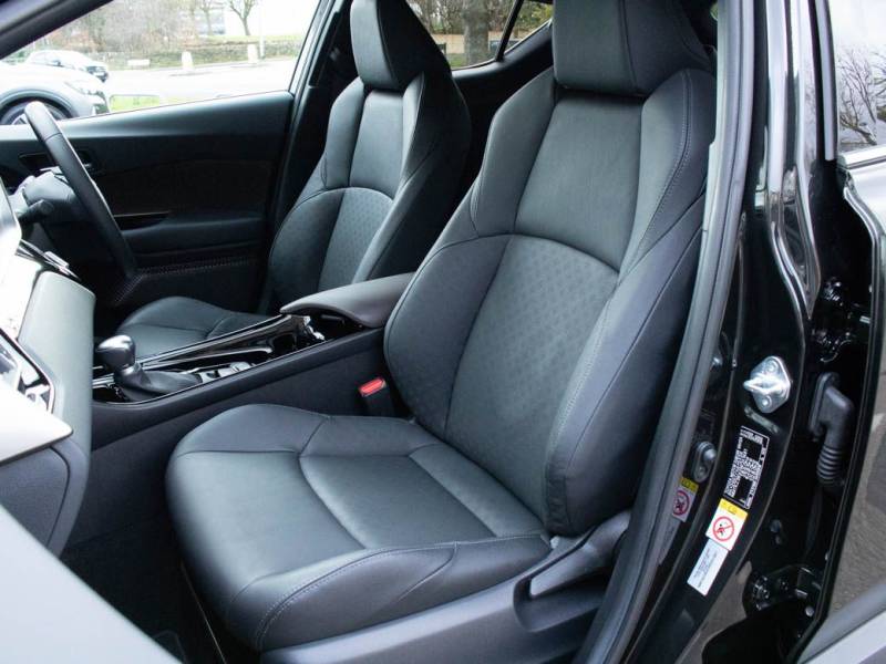 Toyota C HR   Registered:2019(69)