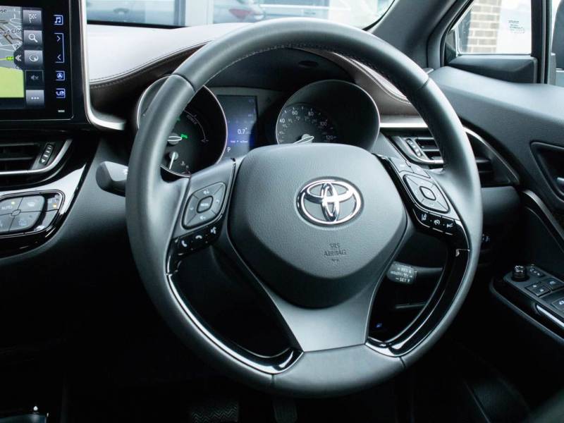 Toyota C HR   Registered:2019(69)