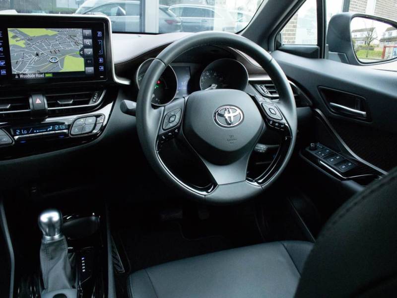 Toyota C HR   Registered:2019(69)